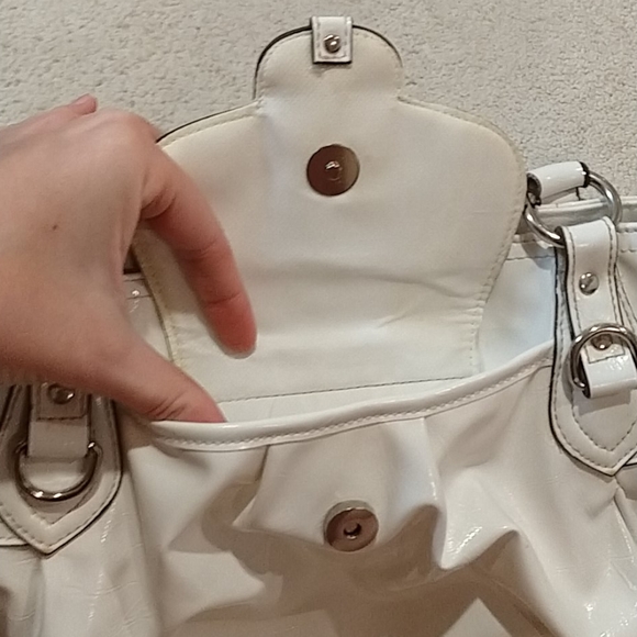 White medallion shoulder bag - Picture 10 of 15